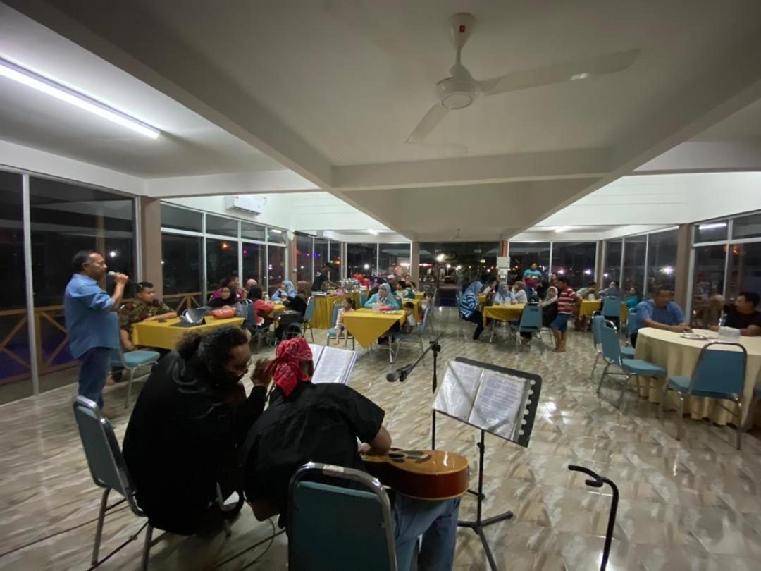 Tamteh Homestay Ayer Hitam Buitenkant foto