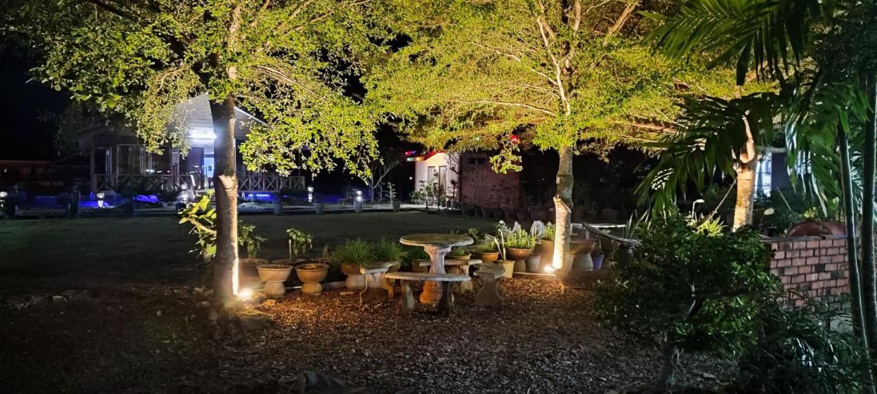 Tamteh Homestay Ayer Hitam Buitenkant foto