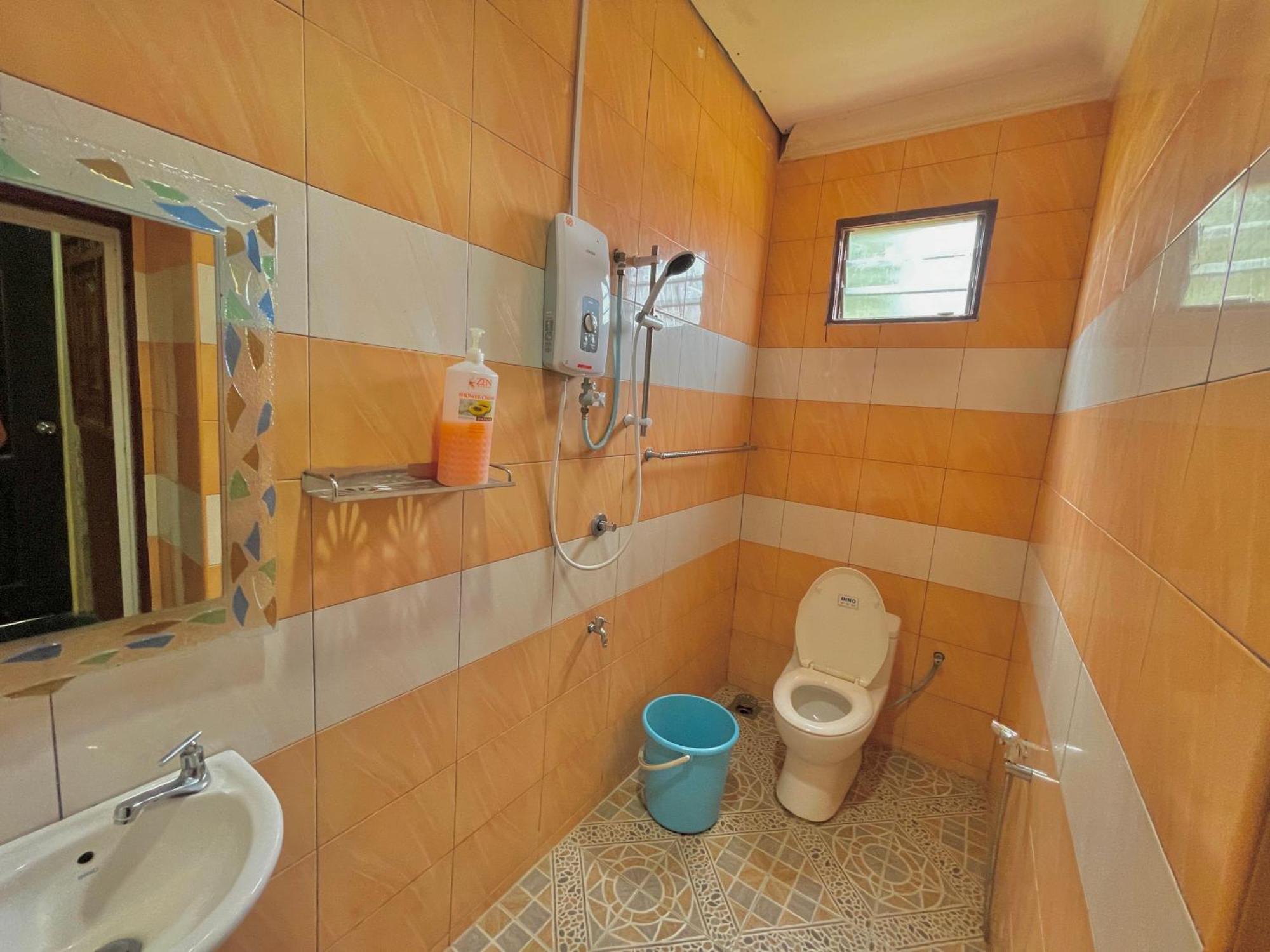 Tamteh Homestay Ayer Hitam Buitenkant foto