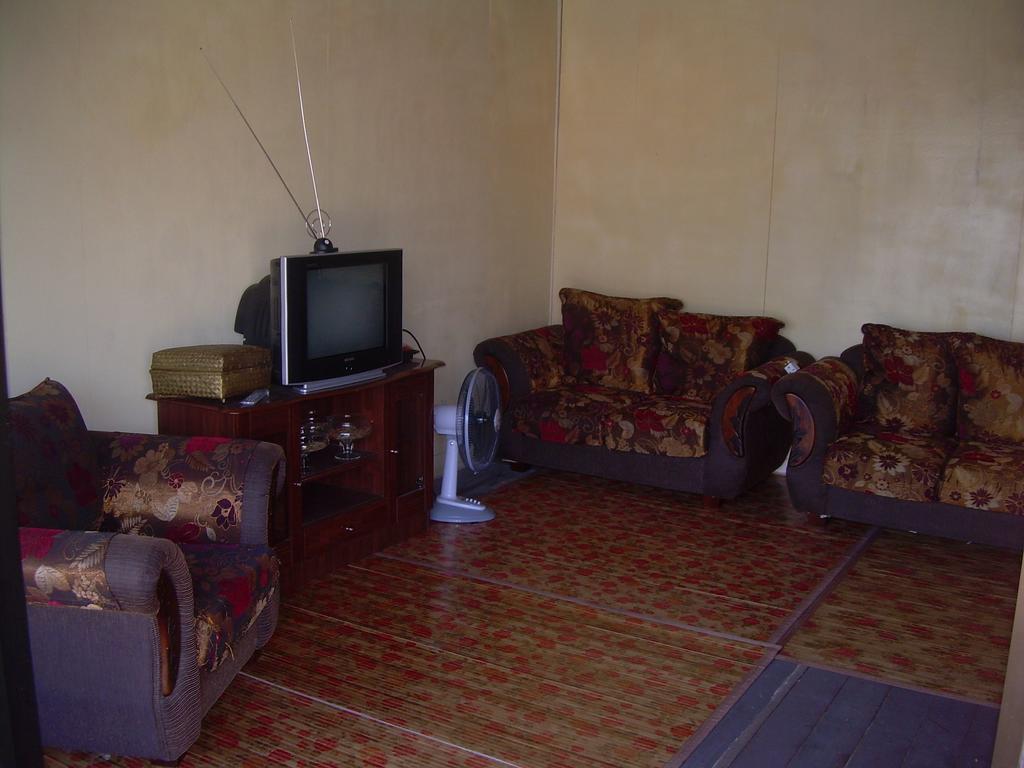 Tamteh Homestay Ayer Hitam Buitenkant foto
